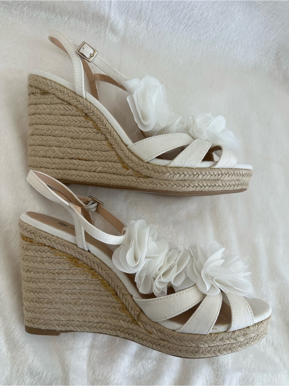 H&M White Canvas 3D Tulle Flower Bridal Summer Espadrille Wedge Sandals Sz 8 - Picture 6 of 10
